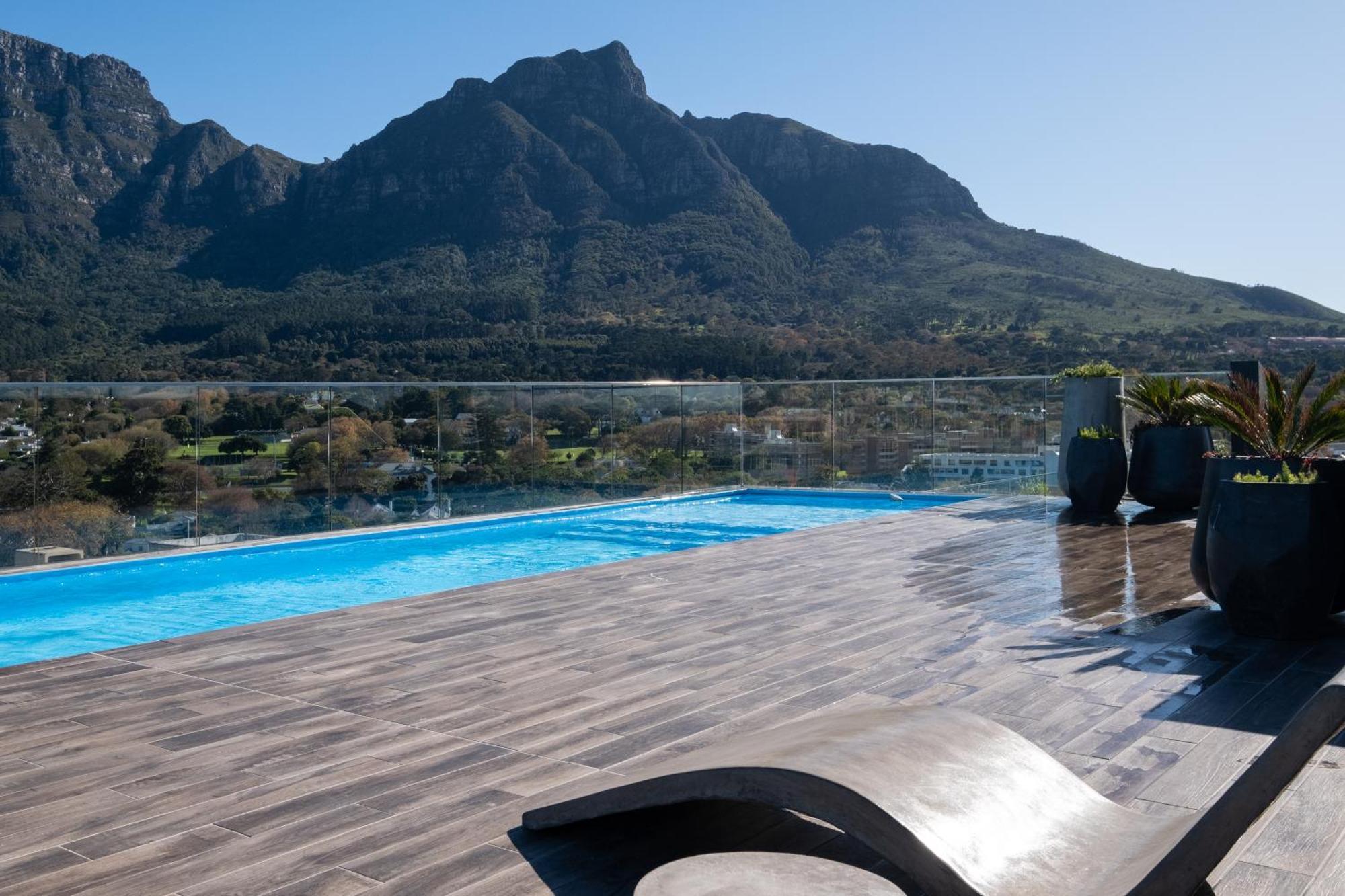 Newlands Peak Luxury Apartment *