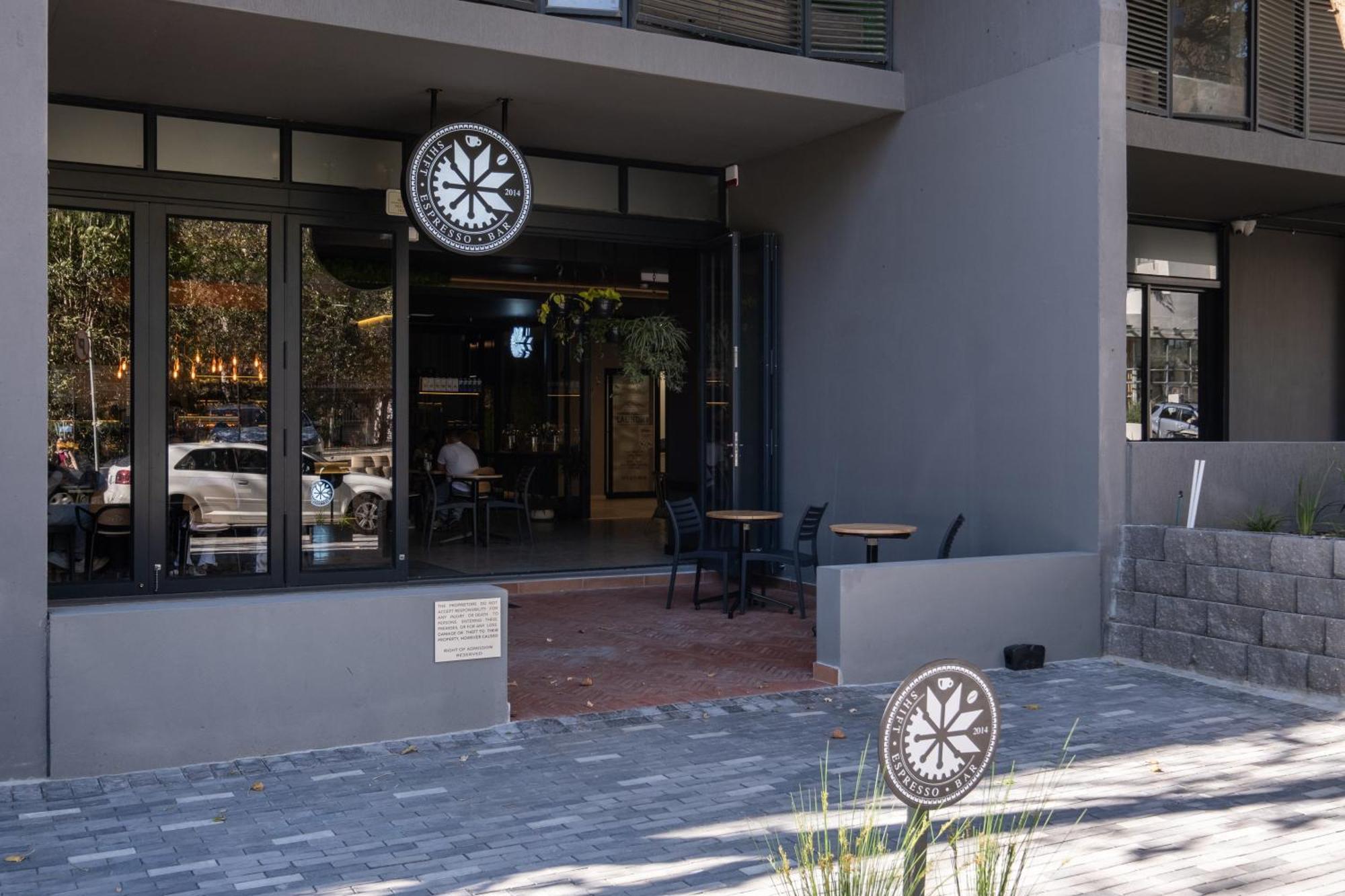 Newlands Peak Luxury Apartment